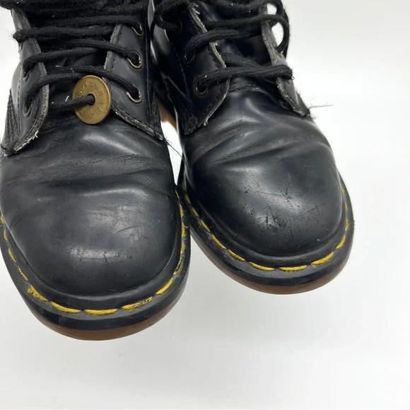 Vintage Made in England Dr. Marten Lace Up Boots - Picture 9 of 15